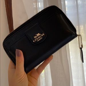 COACH WALLET WITH PHONE POCKET